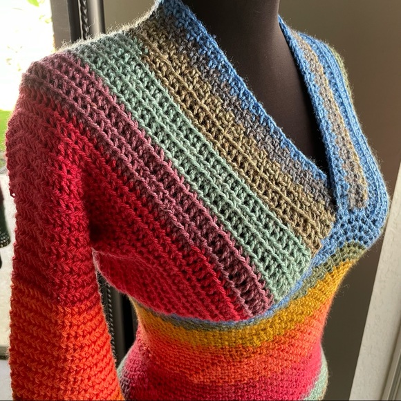 Fun Sexy Colorful Sweater Crochet Colorblock Fitted V-Neck Long Sleeve by GemFOX - Picture 3 of 9